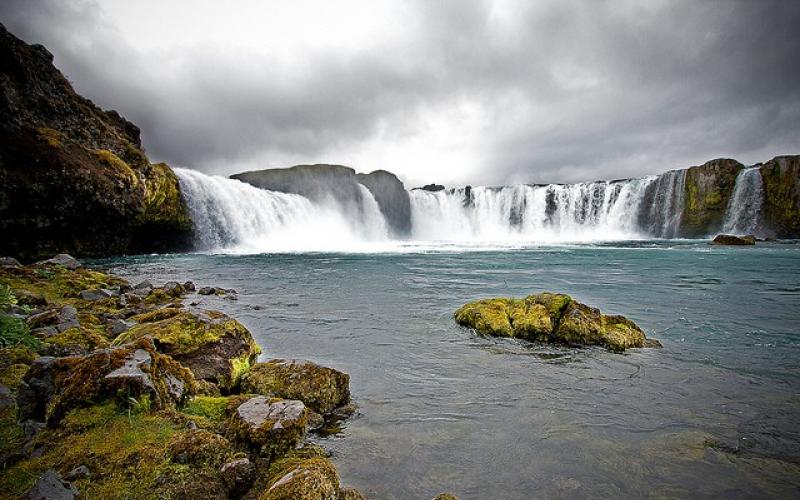 Водопад богов исландия. Водопад Годафосс (исл. Goðafoss, «водопад Бога») - водопад богов в Исландии. Природные достопримечательности Исландии