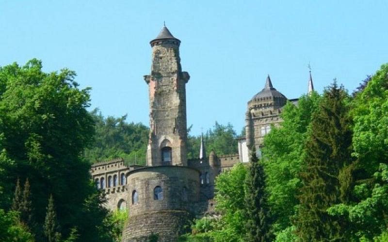 Замок Левенбург – чем он знаменит, и как не упустить самое важное при его посещении